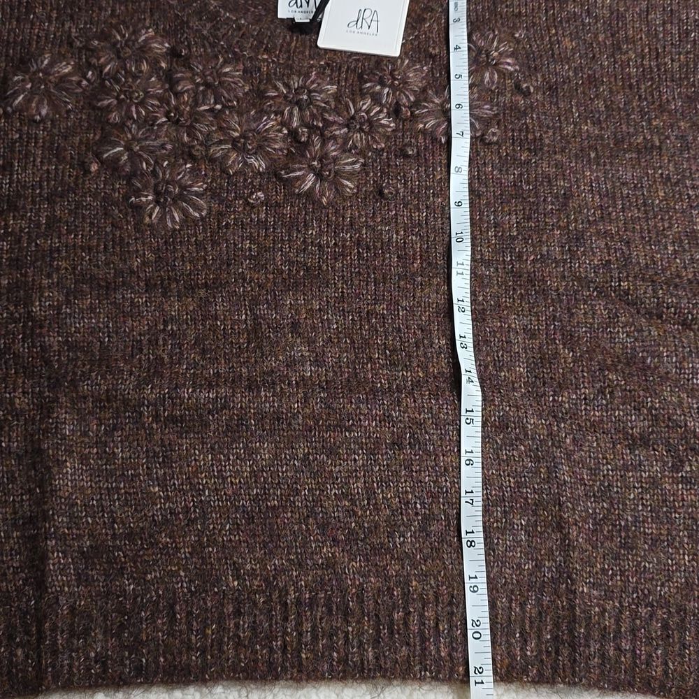 DRA Los Angeles Cynthia Floral Applique Sweater Cocoa Large - Picture 7 of 8